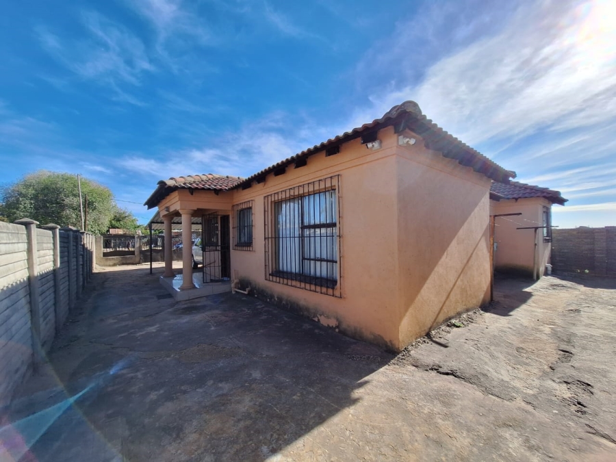 2 Bedroom Property for Sale in Karlienpark North West